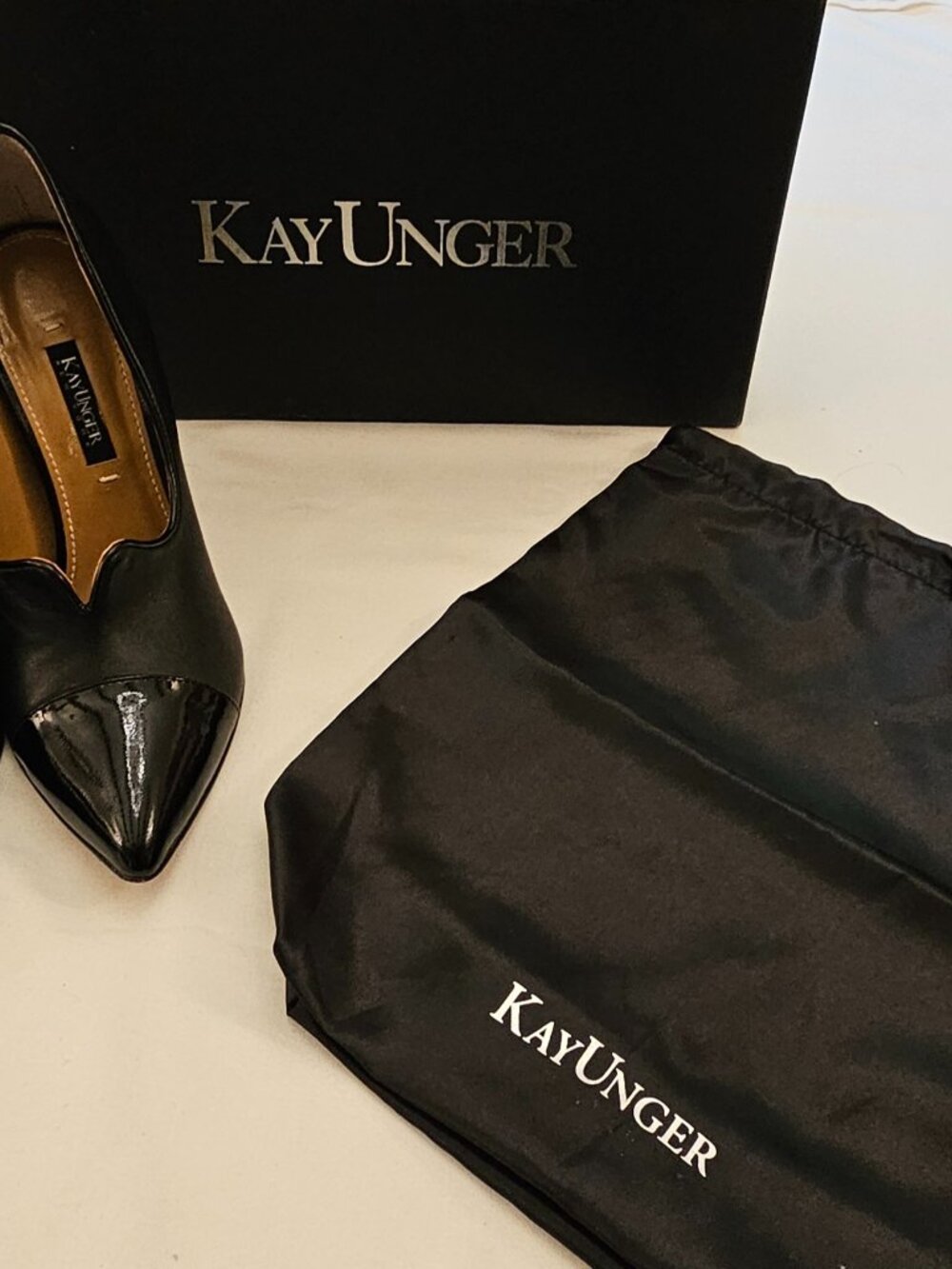 Kay Unger Black Leather Patent Cap Toe Pumps Heels Size 8.5 Box & Dust Bag